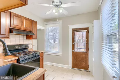 Entry Way - 5932 Bertram Ave, Baltimore, MD 21214 photo 1 of 1