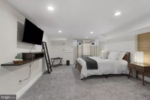 Bedroom - 737 Dolphin St, Baltimore, MD 21217 photo 13 of 20