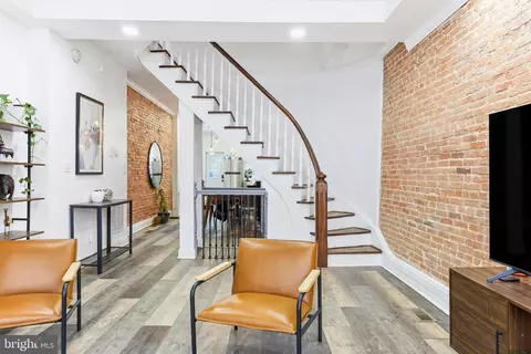 Entry Way - 737 Dolphin St, Baltimore, MD 21217 photo 1 of 17