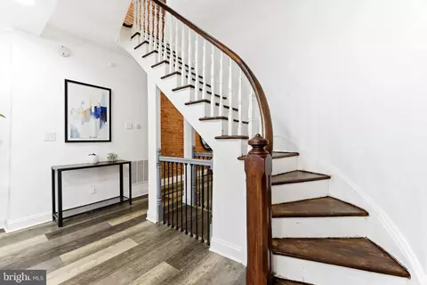Entry Way - 737 Dolphin St, Baltimore, MD 21217 photo 3 of 17
