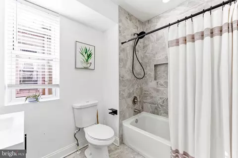 Bath - 737 Dolphin St, Baltimore, MD 21217 photo 3 of 9