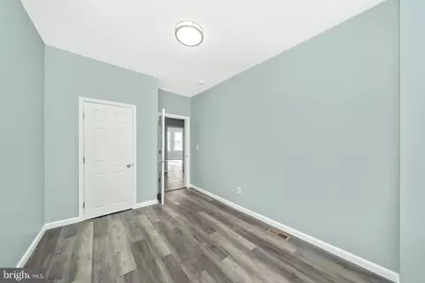 Entry Way - 2318 W Lanvale St, Baltimore, MD 21216 photo 6 of 7