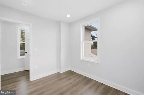 Entry Way - 5909 Marluth Ave, Baltimore, MD 21206 photo 8 of 10