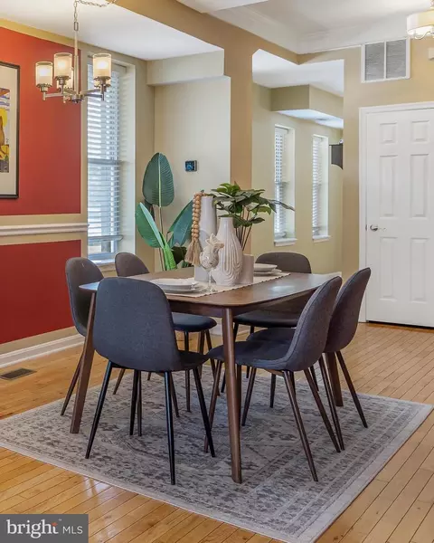 Dining - 2937 Dillon St, Baltimore, MD 21224 photo 4 of 4