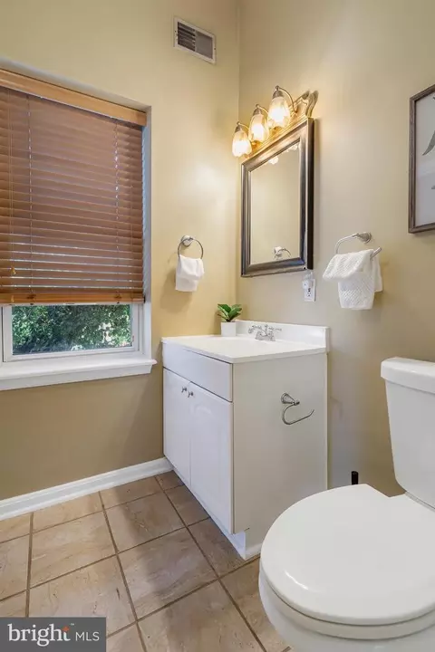 Bath - 2937 Dillon St, Baltimore, MD 21224 photo 6 of 6