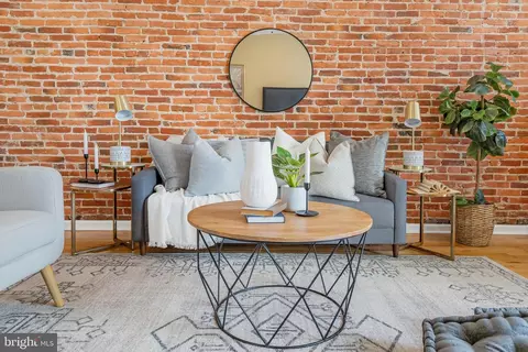 2937 Dillon St, Baltimore, MD 21224