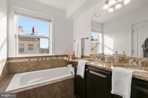 Bath - 17 Birckhead St, Baltimore, MD 21230 photo 2 of 5
