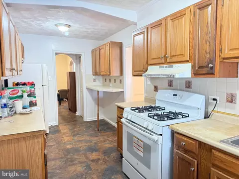 Entry Way - 5135 Pembridge Ave, Baltimore, MD 21215 photo 1 of 1