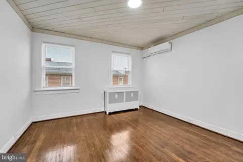 Bedroom - 2219 Chesterfield Ave, Baltimore, MD 21213 photo 1 of 2