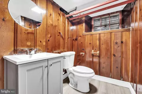 Bath - 2219 Chesterfield Ave, Baltimore, MD 21213 photo 4 of 4