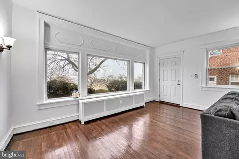 Living - 2219 Chesterfield Ave, Baltimore, MD 21213 photo 3 of 6