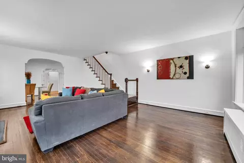 Living - 2219 Chesterfield Ave, Baltimore, MD 21213 photo 2 of 6