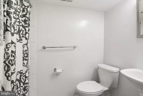 Bath - 22 N Streeper St, Baltimore, MD 21224 photo 3 of 3