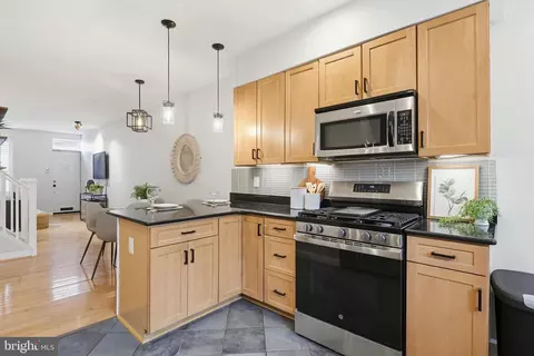 Kitchen - 22 N Streeper St, Baltimore, MD 21224 photo 4 of 5