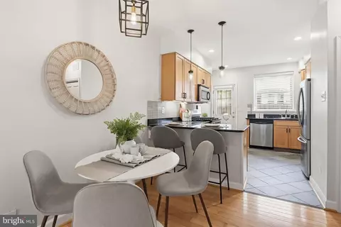 Dining - 22 N Streeper St, Baltimore, MD 21224 photo 2 of 3