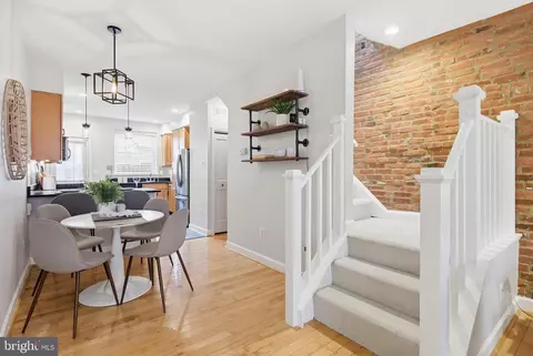 Entry Way - 22 N Streeper St, Baltimore, MD 21224 photo 1 of 3