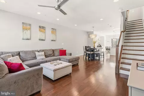Entry Way - 2307 E Fairmount Ave, Baltimore, MD 21224 photo 4 of 6