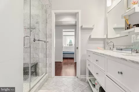 Bath - 2307 E Fairmount Ave, Baltimore, MD 21224 photo 3 of 5