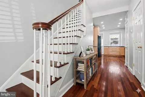 Entry Way - 2510 Fleet St, Baltimore, MD 21224 photo 6 of 11
