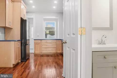 Entry Way - 2510 Fleet St, Baltimore, MD 21224 photo 8 of 11