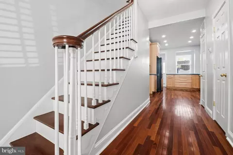 Entry Way - 2510 Fleet St, Baltimore, MD 21224 photo 5 of 11