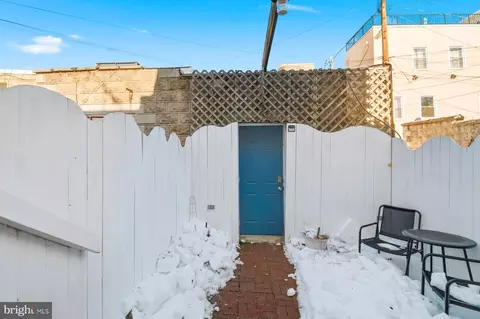 Exterior - 2510 Fleet St, Baltimore, MD 21224 photo 5 of 7