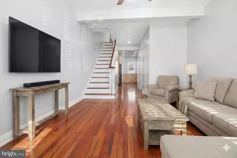 Entry Way - 2510 Fleet St, Baltimore, MD 21224 photo 4 of 11