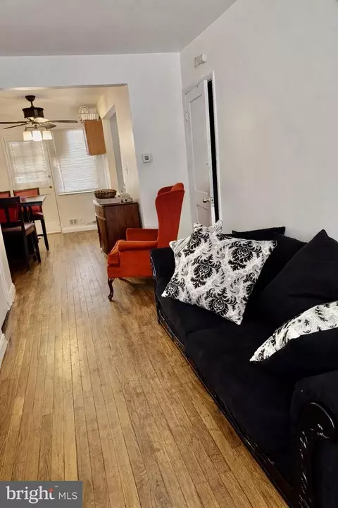 Entry Way - 5533 Nome Ave, Baltimore, MD 21215 photo 1 of 3