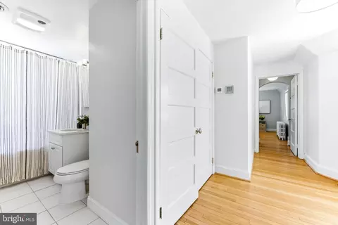 Entry Way - 107 Upnor Rd, Baltimore, MD 21212 photo 12 of 20