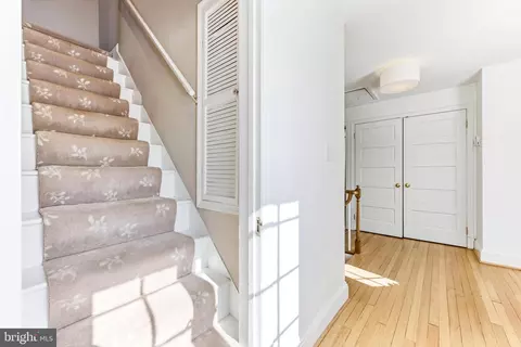Entry Way - 107 Upnor Rd, Baltimore, MD 21212 photo 14 of 20