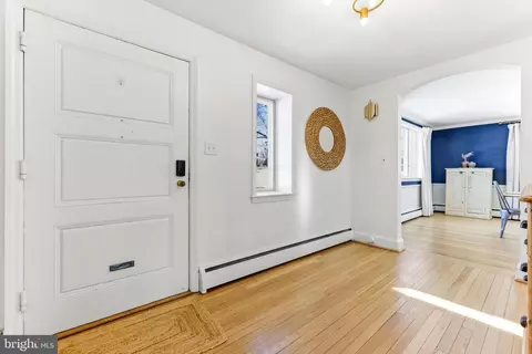 Entry Way - 107 Upnor Rd, Baltimore, MD 21212 photo 3 of 20