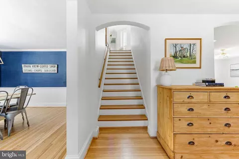 Entry Way - 107 Upnor Rd, Baltimore, MD 21212 photo 5 of 20