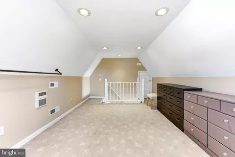 Entry Way - 107 Upnor Rd, Baltimore, MD 21212 photo 17 of 20