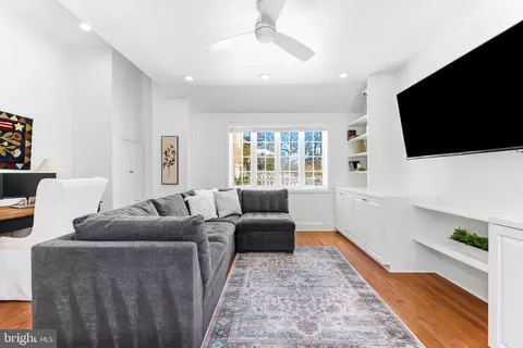 Living - 107 Upnor Rd, Baltimore, MD 21212 photo 1 of 3