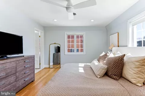 Bedroom - 107 Upnor Rd, Baltimore, MD 21212 photo 10 of 11