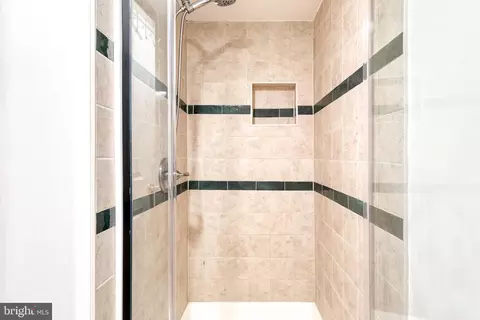 Bath - 112 N Decker Ave, Baltimore, MD 21224 photo 3 of 3
