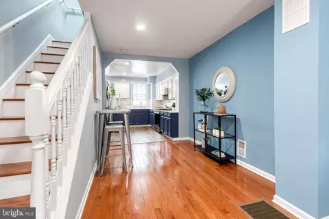 Entry Way - 112 N Decker Ave, Baltimore, MD 21224 photo 3 of 9
