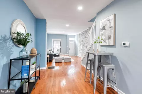 Entry Way - 112 N Decker Ave, Baltimore, MD 21224 photo 6 of 9