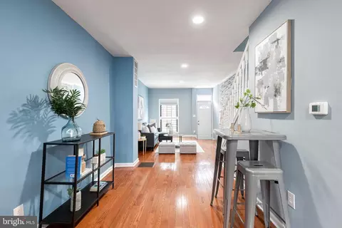 Entry Way - 112 N Decker Ave, Baltimore, MD 21224 photo 5 of 9