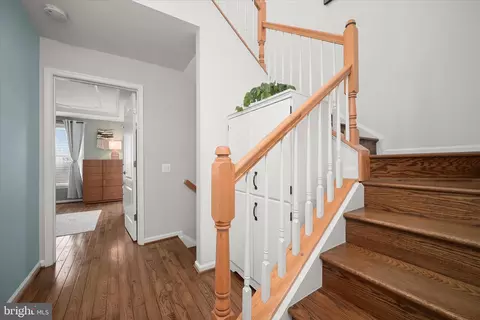 Entry Way - 1906 E Fort Ave, Baltimore, MD 21230 photo 9 of 13