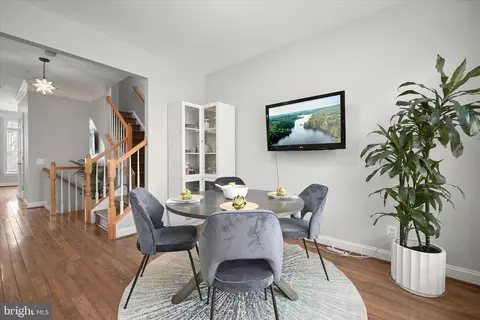 Dining - 1906 E Fort Ave, Baltimore, MD 21230 photo 4 of 5