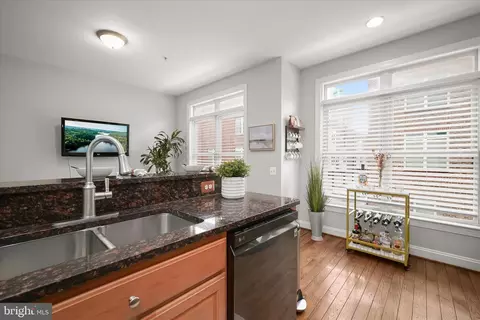 Kitchen - 1906 E Fort Ave, Baltimore, MD 21230 photo 4 of 5