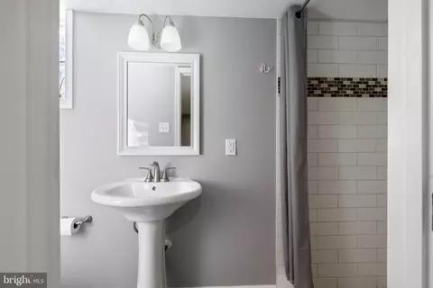 Bath - 1002 W 43rd St, Baltimore, MD 21211 photo 3 of 3