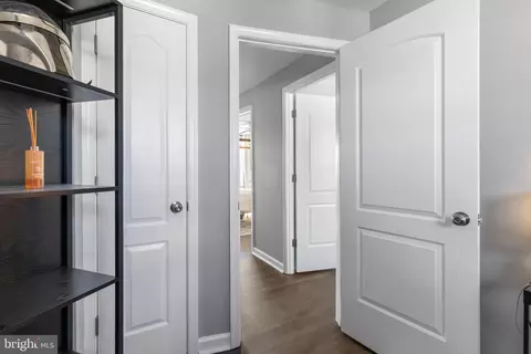 Entry Way - 1002 W 43rd St, Baltimore, MD 21211 photo 4 of 4