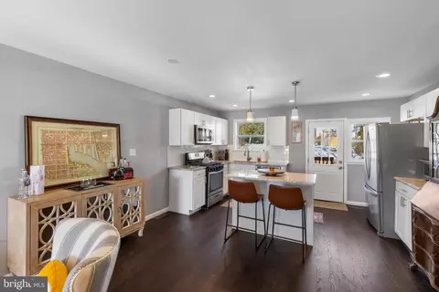 Entry Way - 1002 W 43rd St, Baltimore, MD 21211 photo 2 of 4