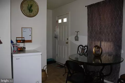 Entry Way - 700 Cumberland St, Baltimore, MD 21217 photo 6 of 11