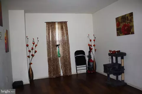 Entry Way - 700 Cumberland St, Baltimore, MD 21217 photo 4 of 11
