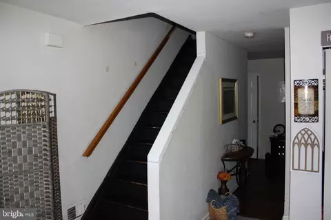 Entry Way - 700 Cumberland St, Baltimore, MD 21217 photo 3 of 11