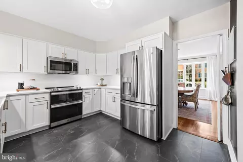 Kitchen - 103 Saint Dunstans Rd, Baltimore, MD 21212 photo 5 of 5