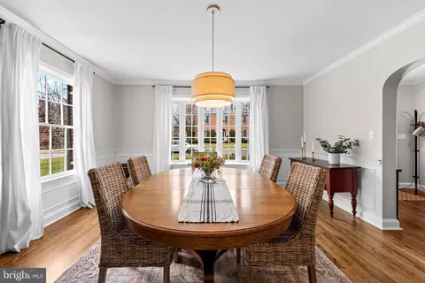 Dining - 103 Saint Dunstans Rd, Baltimore, MD 21212 photo 3 of 5
